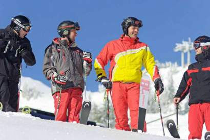 01b_gasthof-kreuz_winter_skifahrer-gruppe.jpg